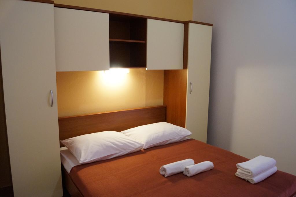 Studio Apartments Marija With Private Parking มาคาร์สกา ภายนอก รูปภาพ