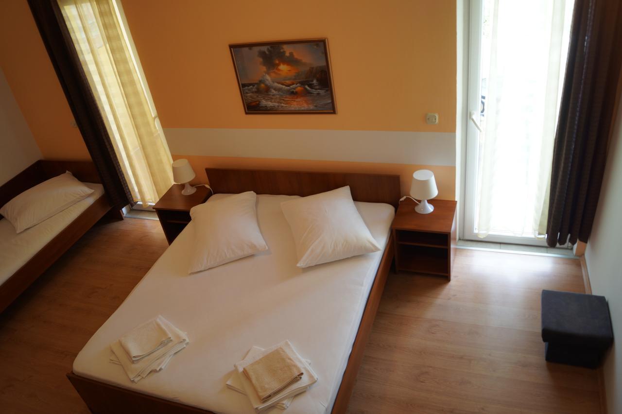 Studio Apartments Marija With Private Parking มาคาร์สกา ภายนอก รูปภาพ